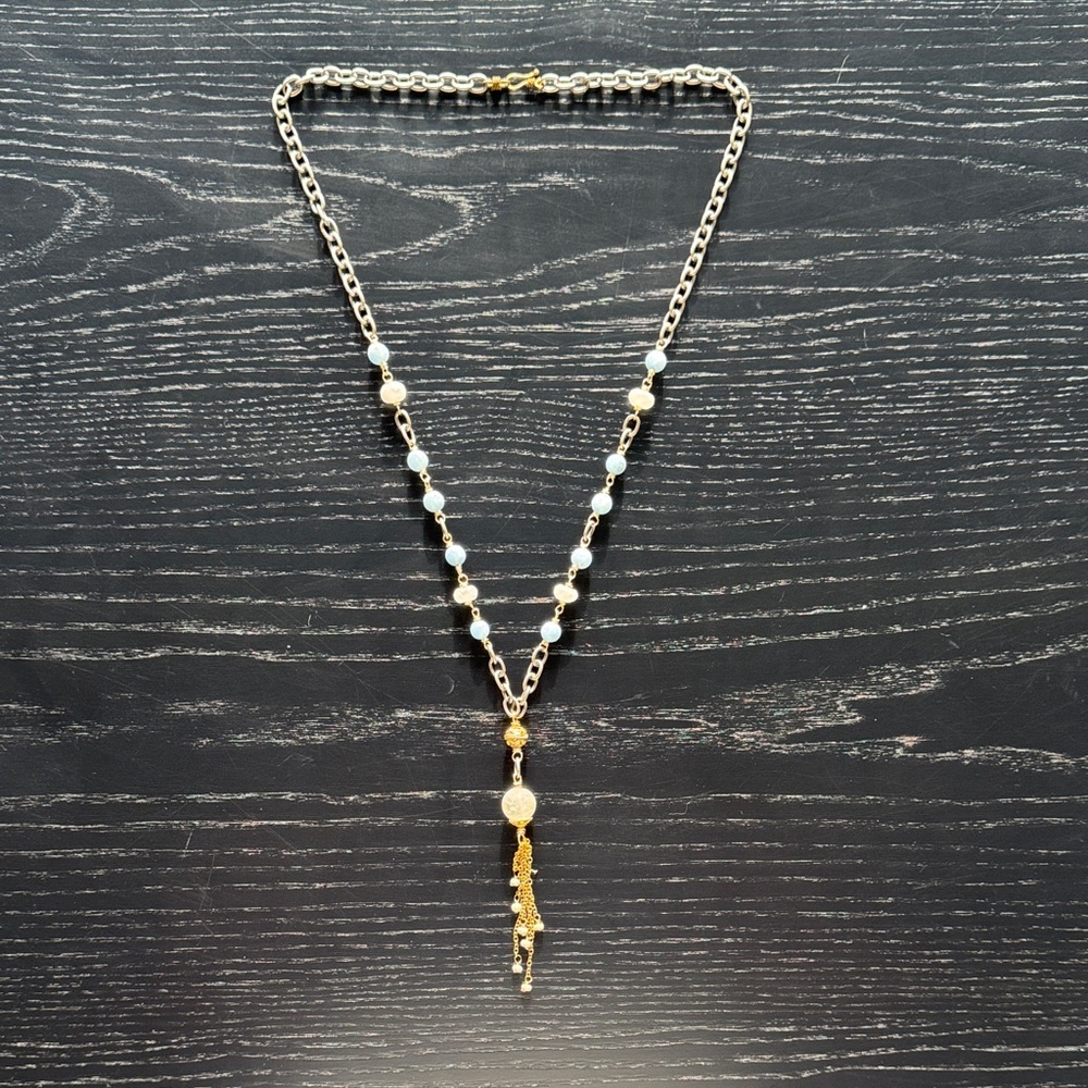 Elegant Gold and White Necklace